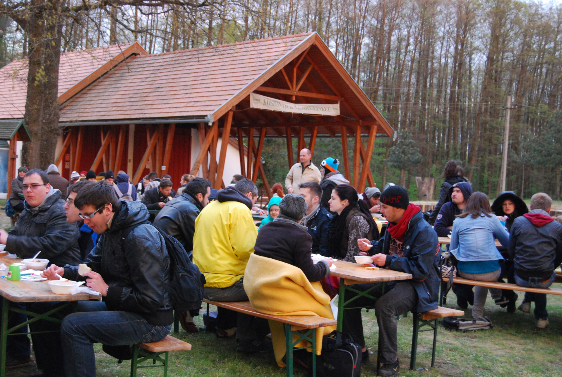 Kaszón vacsorázik a PEN