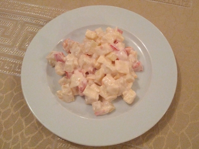 Paradicsomos, sajtos zellersaláta