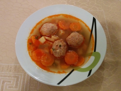 Magyaros zöldség leves húsgombóccal