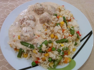 Sajtos-tejszínes húsgolyók